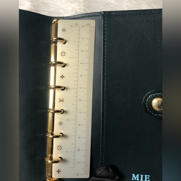 Louis Vuitton Authentic Green Vernis Agenda w/Ruler/Card Slots(Date Code:SP1160) - Picture 14 of 14